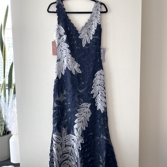 JS Collections Soutache Embroidered Leaf Gown in Navy/Cloud - Picture 8 of 16